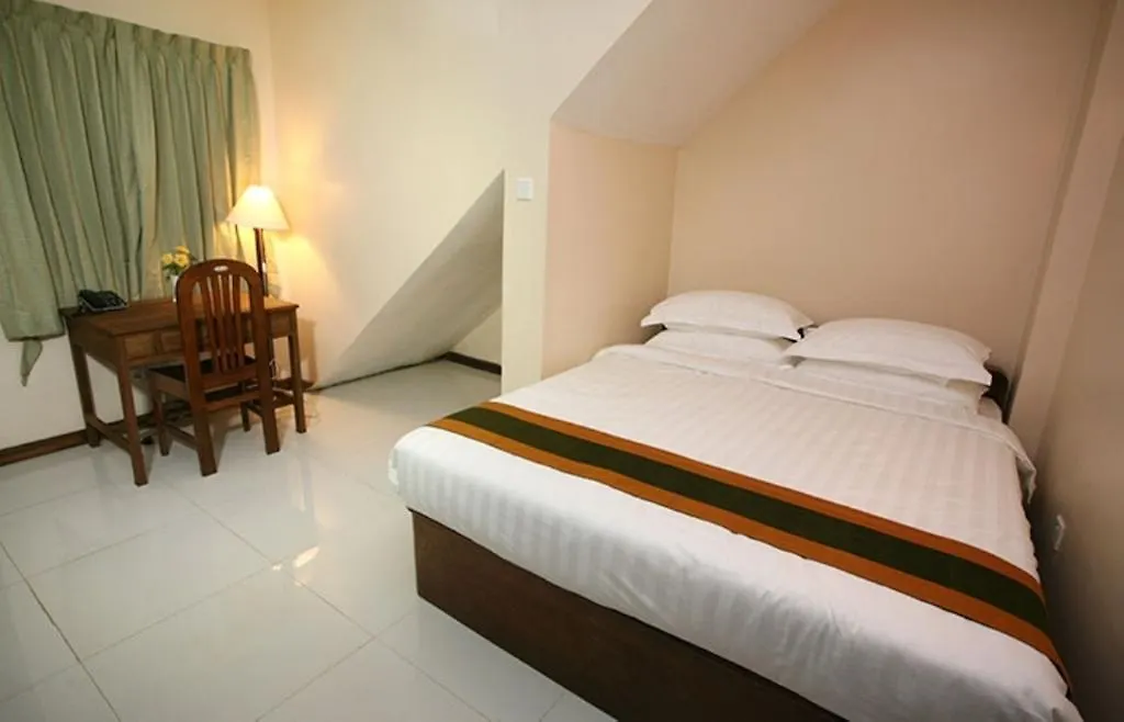 Bed & Breakfast Hotel June Business Bed Breakfast Yangon