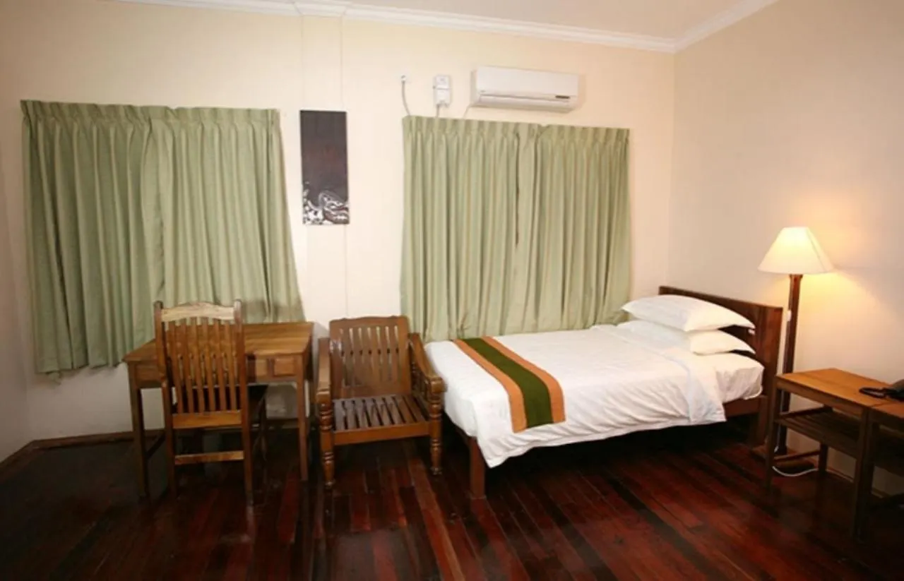 Hotel June Business Bed Breakfast Yangon Bed & Breakfast