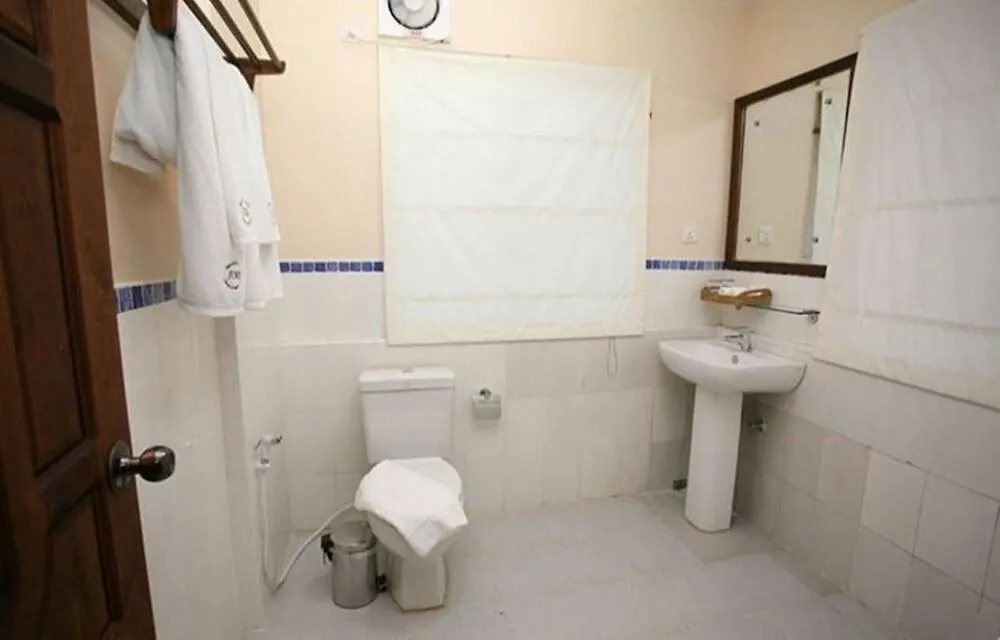 Oda ve Kahvaltı Hotel June Business Bed Breakfast Yangon