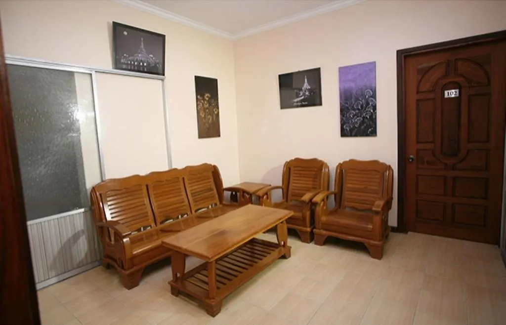 Oda ve Kahvaltı Hotel June Business Bed Breakfast Yangon